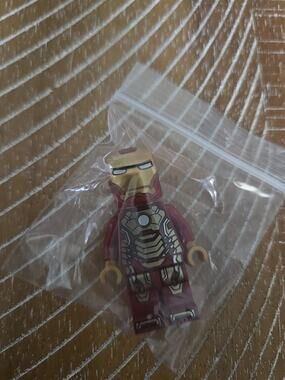 LEGO Super Heroes Minifigure Iron Man Mark 42 (Genuine)